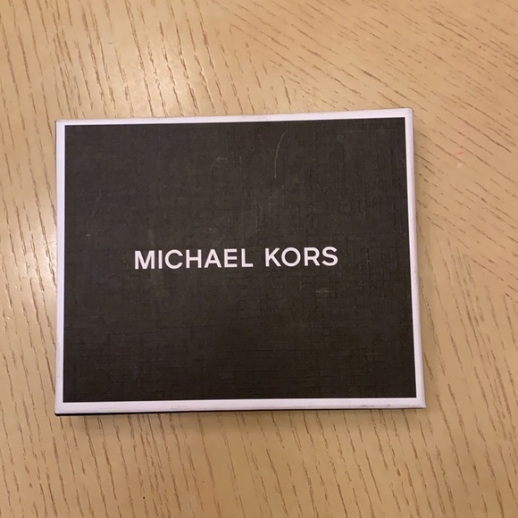 Michael Kors Wallet - Picture 8 of 9